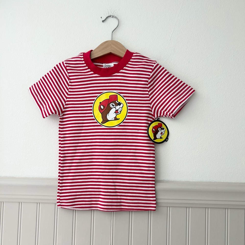 ⭐️ NEW Buc-ees Gas Station 2T Kids Red Striped T-Shirt with Fun Graphic